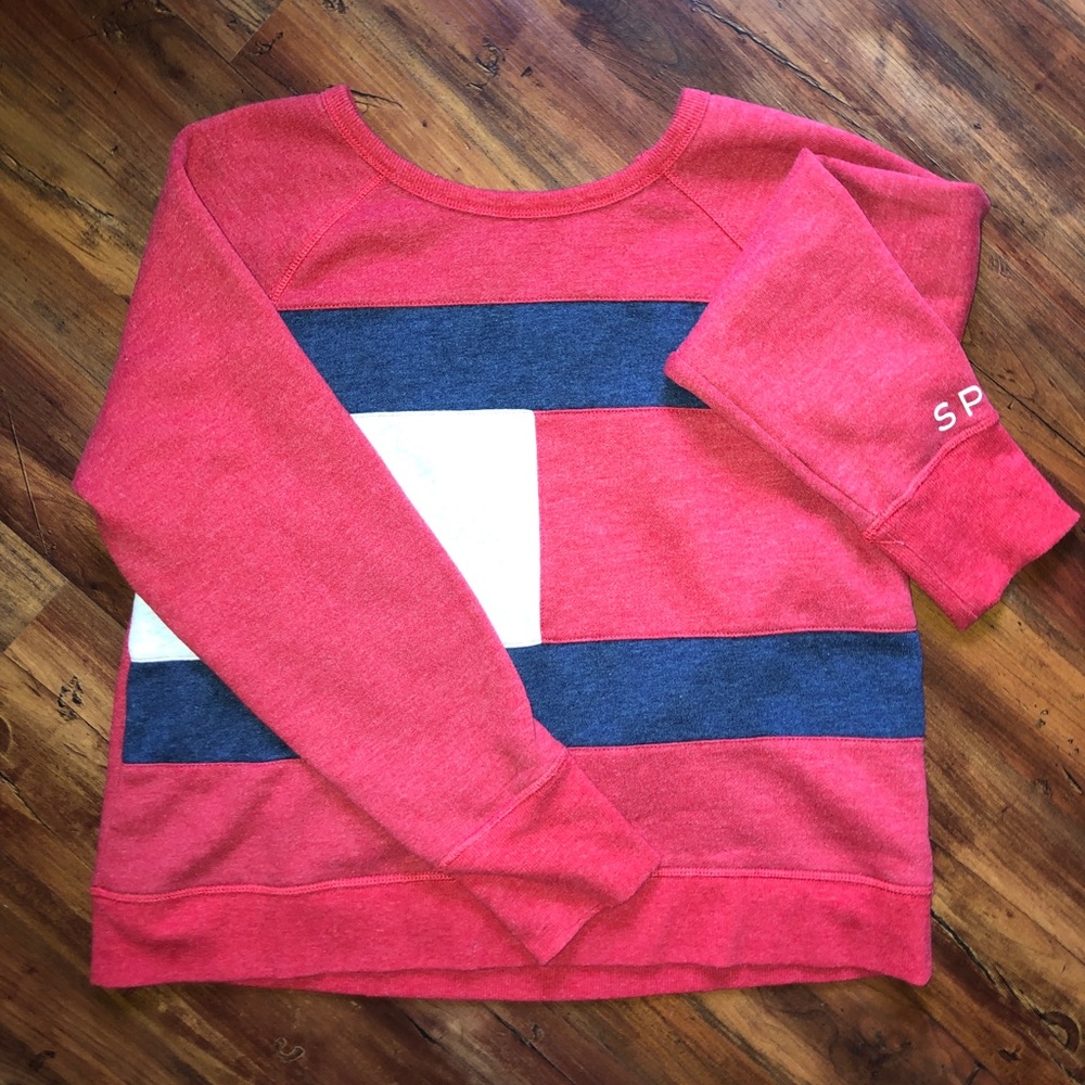 SOLD ELSEWHERE - Tommy Hilfiger Crewneck!